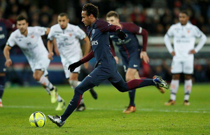 Cada vez toma más fuerza una posible salida de Neymar del París Saint-Germain