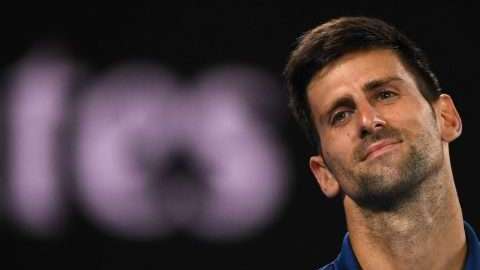 El tenista serbio Novak Djokovic fue echado del Abierto de Australia por el surcoreano Hyeon Chung. (Foto: EFE/ LUKAS COCH)
