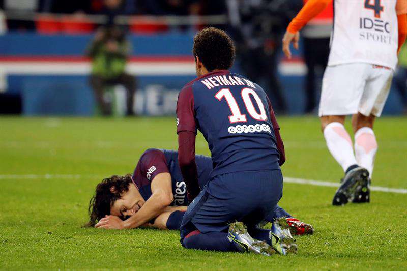 Los astros del Paris Saint Germain Edinson Cavani y Neymar. (Foto: EFE/EPA/ETIENNE LAURENT) 