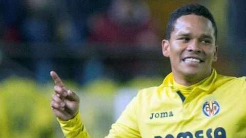 El delantero colombiano del Villarreal Carlos Bacca no irá al América de México. Foto: EFE/ Domenech Castelló