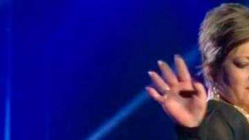 La mujer parecía llevar unas copas de más.