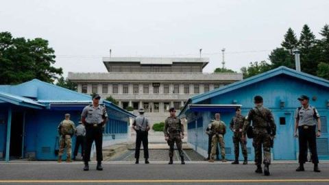 Es el único lugar donde los soldados de Corea del Norte y los de EE.UU. y Corea del Sur se ven las caras día y noche.