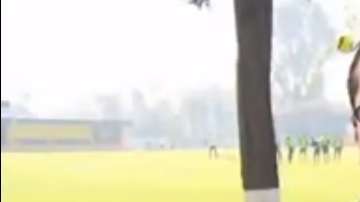 El reportero de ESPN estuvo a punto de recibir un balonazo de Darwin Quintero