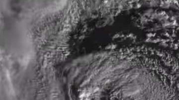 Satélites meteorológicos de la  NOAA detectaron el movimiento del “ciclón bomba”.