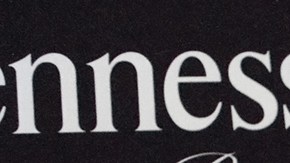 Miguel Cotto posa con el premio.