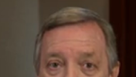 El presidente tuiteó sobre el demócrata Dick Durbin.