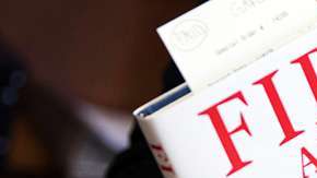 Donald Trump de nuevo se lanza con todo contra el libro “Fire and Fury”, escrito por el periodista Michael Wolff.