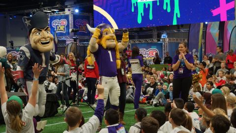 El Día de los Niños contó con la mascota local y las de los equipos del Super Bowl LII.