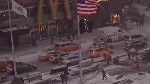 Una cámara en tiempo real capta cada movimiento en la zona de Times Square.