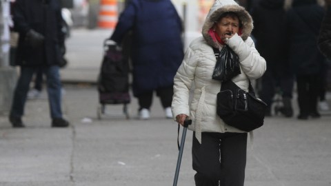 El 46% de los latinos mayores de 50 años en la ciudad de Nueva York tiene una fuerte presión financiera.
