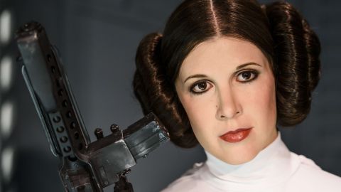 Carrie Fisher una mujer de armas tomar