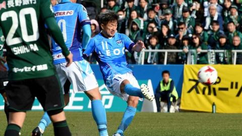 El japonés Kazuyoshi Miura del  Yokohama FC de la J-League de Japón. AFP/Getty Images