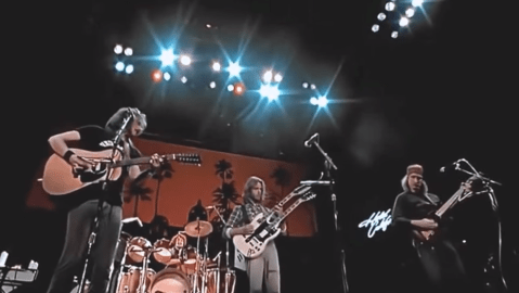 "Hotel California", en la voz de la banda "Eagles".