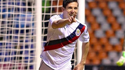 El mexicano Marco Bueno, aquí con la camiseta de Chivas- probará suerte en el fútbol de Chile. (Foto: Imago7/Hugo Avila)