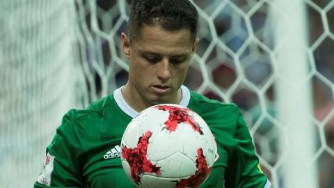 El mexicano Javier Hernández vive un dilema profesional pero parece que no lo sabe. (Foto: Imago7/Etzel Espinosa)