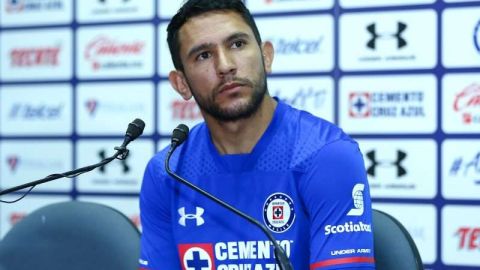 Walter Montoya fue presentado este jueves como refuerzo de Cruz Azul para el Clausura 2018 de la Liga MX. (Foto: Imago7/Eloísa Sánchez)