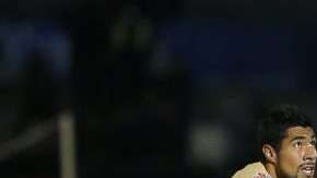 Jose Robles de Pumas y Jerónimo Amione,de Lobos BUAP disputan un balón durante un juego de la Copa MX. (Foto: Imago7/Imelda Medina)