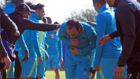 Landon Donovan fue recibido en León con la tradicional "fila india"