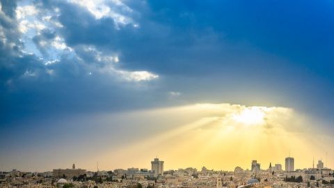 "Quizás vienen a Jerusalén atraídos por la sensación de que tienen una especie de misión que cumplir", comenta el psiquiatra Lichtenberg.