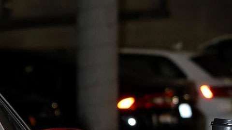 Jennifer López saliendo del gimnasio.
