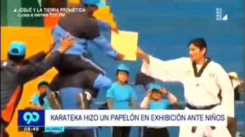 El Karateca hizo el ridículo durante una exhibición