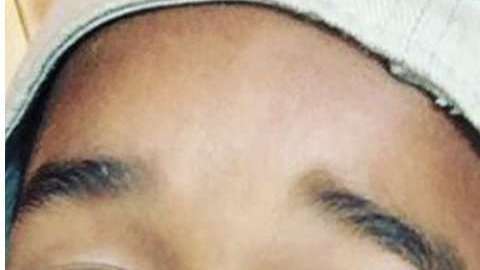 King asegura que su maestra les enseña mentiras y abrió un debate racial.