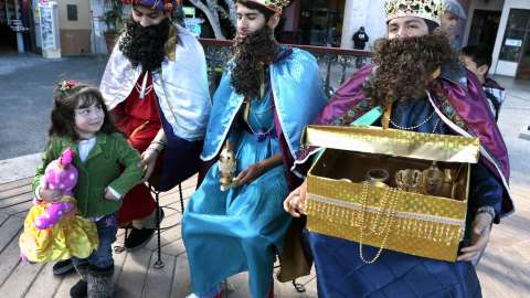 La tradición de los Reyes Magos también vive entre los mexicanos en L.A. Ciro Cesar/La Opinión
