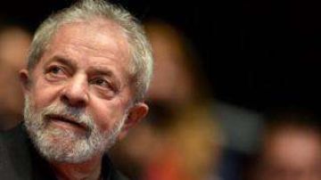 Aún sentenciado por corrupción, Lula da Silva encabeza las encuestas de intención de voto en Brasil