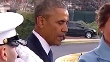 El 20 de enero de 2017 Melania Trump llegó con un regalo a la Casa Blanca.