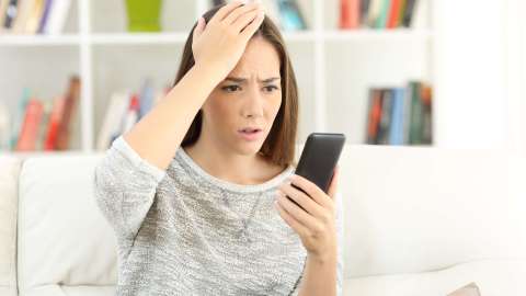 Alrededor del 21% de las mujeres de entre 18 y 29 años han sido víctimas de hostigamiento sexual en línea, reveló una reciente encuesta del Centro de Investigación Pew.