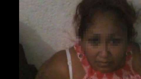 Fotografía de la víctima antes de ser ejecutada, difundida por WhatsApp.