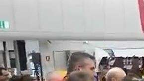 Se desató la locura en varios supermercados franceses.