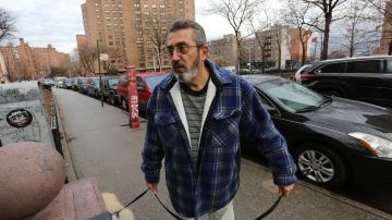 Fernando Riollano. Hispanos del Lower Eastside opinan sobre las deficiencias en sus apartamentos en NYCHA.