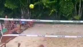 Ronaldinho muestra sus habilidades jugando Futvolei