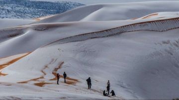 Una inusual tormenta de nieve cayó en el desierto más caluroso del mundo. Twitter