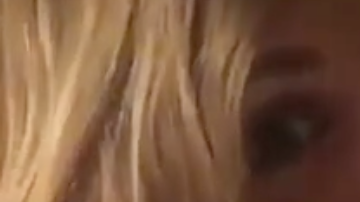 Cuando se juega con una botella hay que tener cuidado.