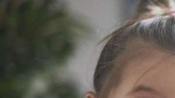 La publicidad dirigidas a los niños influyen en las preferencias alimenticias.