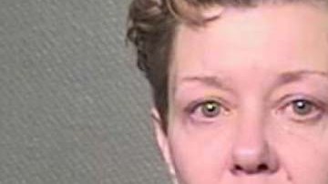 Johnson enfrenta cargos por hacerse pasar por la amante de su marido.