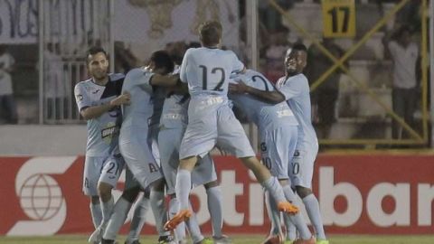 Jugadores de Alianza de El Salvador. (Foto: EFE/Gustavo Amador)