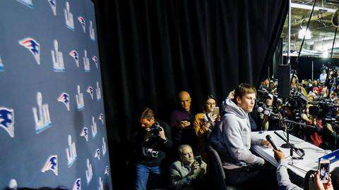 Los periodistas que cubran el Super Bowl llevarán un chip integrado