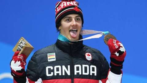 El ganador del bronce en el Snowboard Slopestyle de PyeongChang 2018 Mark McMorris de Canadá. (Foto: EFE/EPA/VASSIL DONEV)
