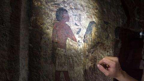 La necrópolis fue descubierta cerca de la ciudad de Menia, al sur de El Cairo.