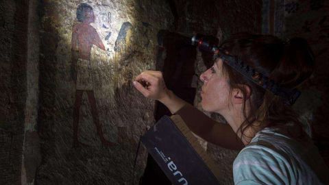 La necrópolis fue descubierta cerca de la ciudad de Menia, al sur de El Cairo.