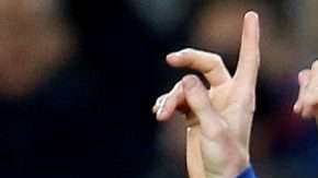 El delantero argentino del Barcelona Lionel Messi celebra su segundo gol ante el Girona,en honor a su abuelo. (Foto: EFE/ Enric Fontcuberta)