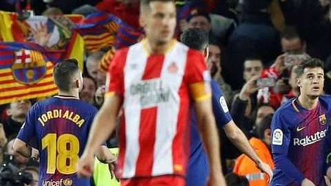 Los jugadores del FC Barcelona celebran el contundente triunfo ante el Girona en el Camp Nou. (Foto: EFE/Alberto Estévez)
