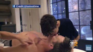 El beso en la boca entre Tom Brady y su hijo Jack desató la polémica en redes
