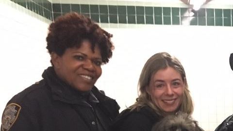 El perro se escapó y anduvo por las vias del metro F en Brooklyn