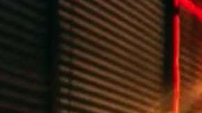 Eiza González en el video musical "Supplies" de Justin Timberlake