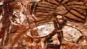 Las pinturas tienen forma de humano, pero con rasgos particulares.