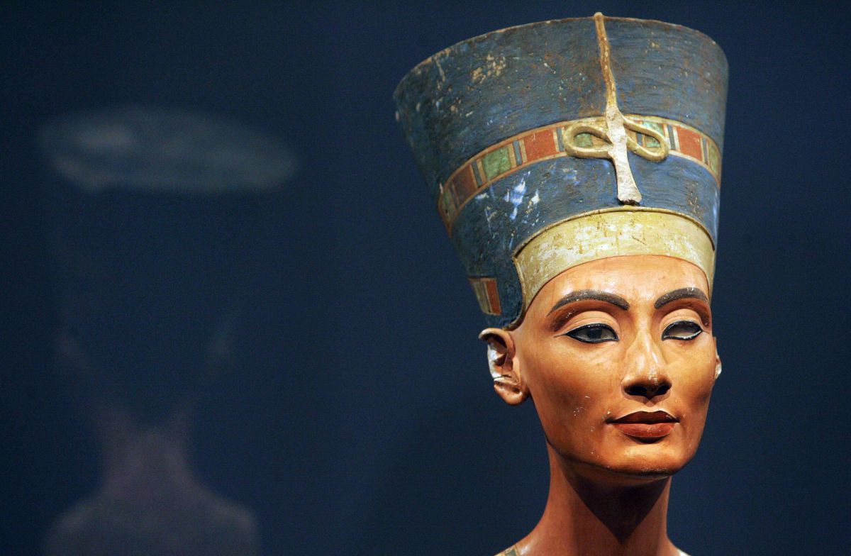 Muchos enfurecieron por el color de piel del busto de Nefertiti.